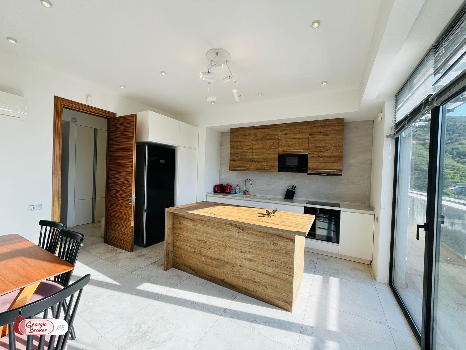 nearly repaired 6-room apartment for sale